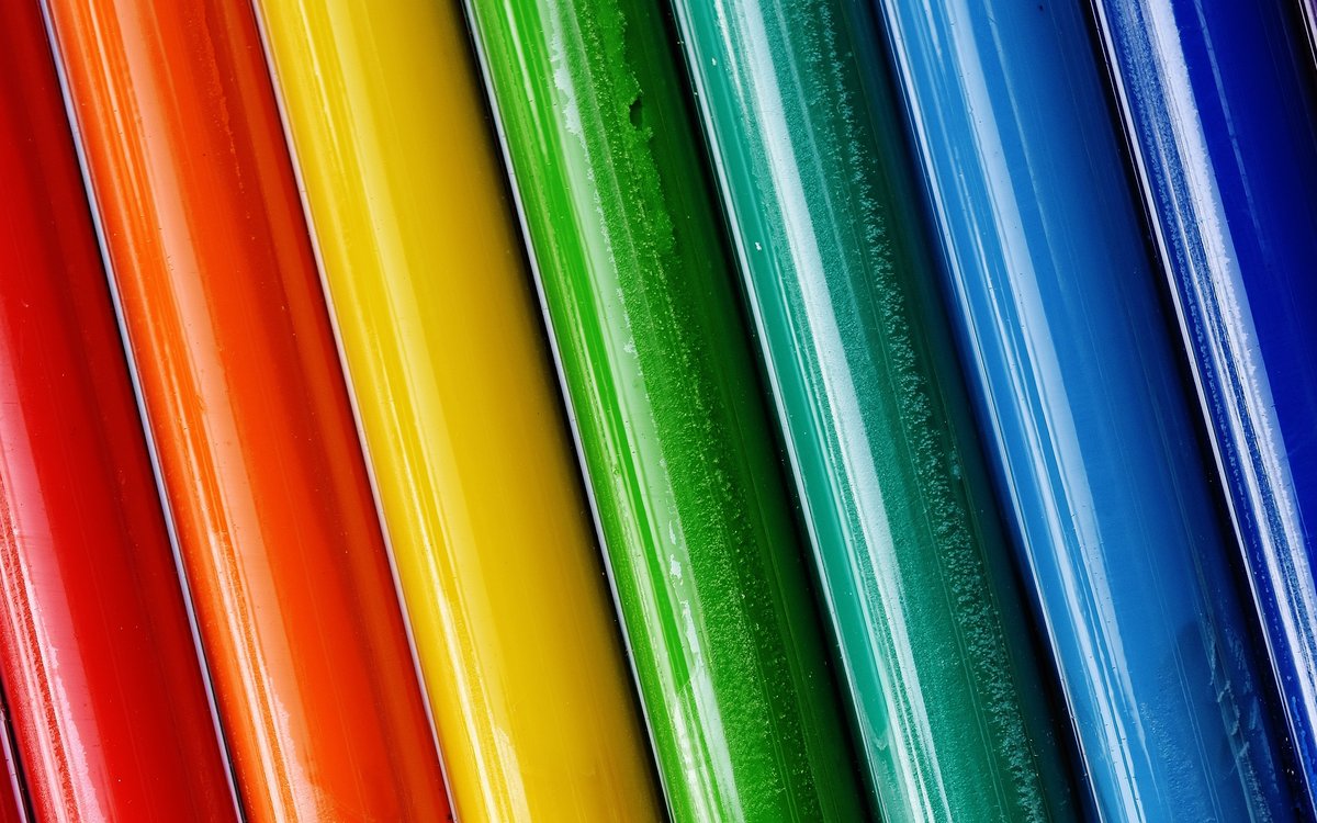 Differently coloured plastic tubes