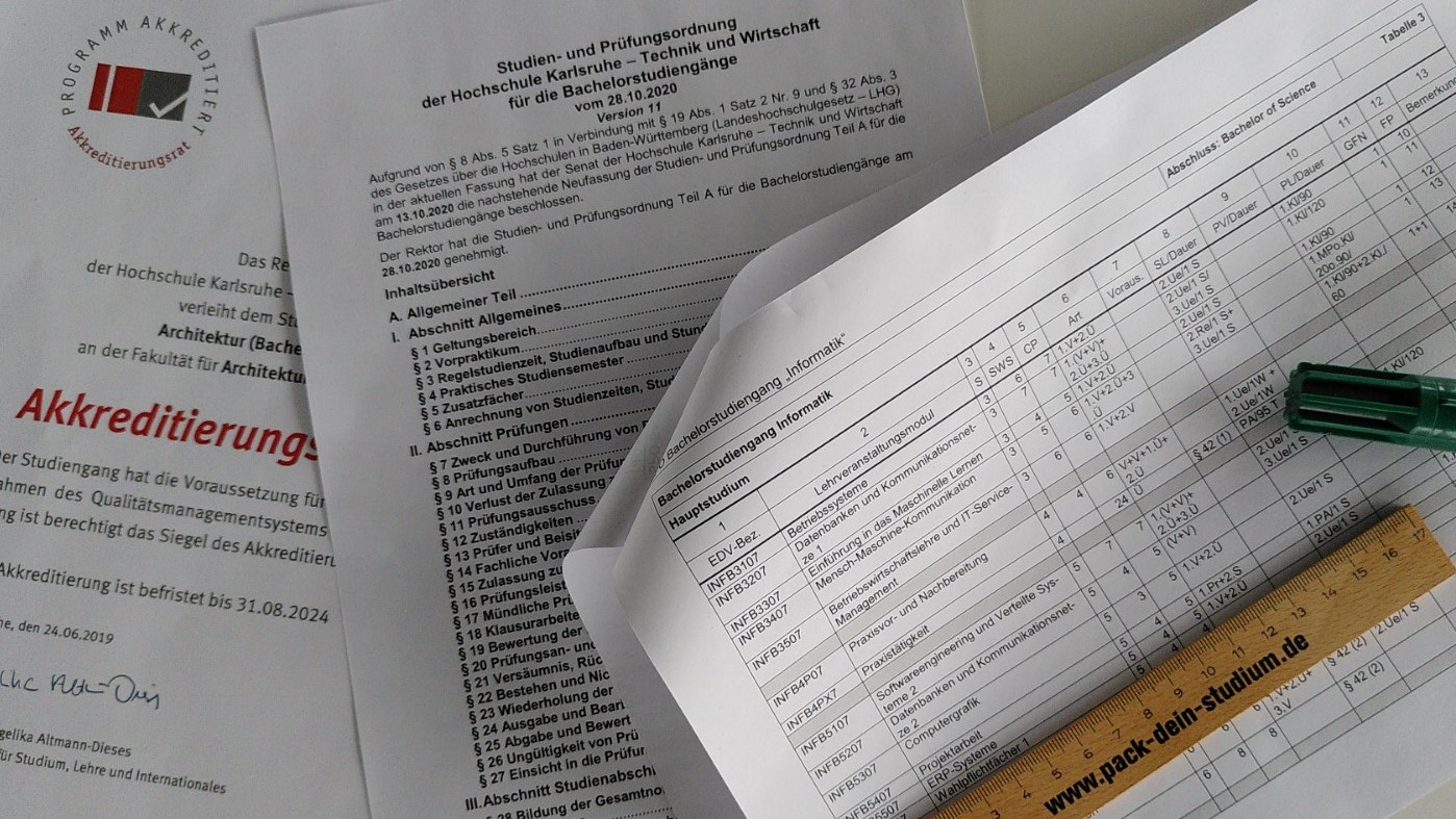 sheets of paper with Study and Examination Regulation and other legal information sheets of paper with Study and Examination Regulation and other legal information