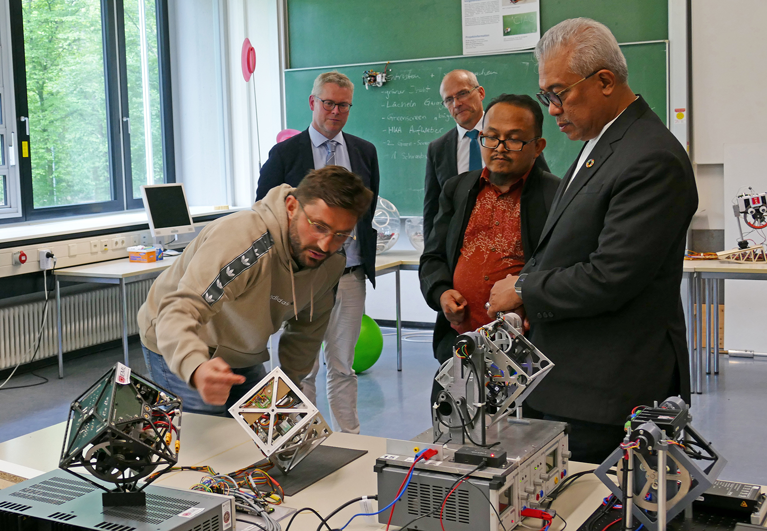 Delegation im Auftrag des malaysischen Bildungsministeriums zu Besuch an der Hochschule Karlsruhe