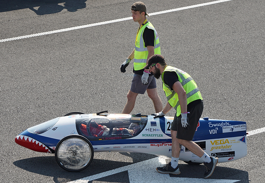 HKA-Team knackt mit selbst entwickeltem Brennstoffzellen-Fahrzeug erstmals 1000-km-Marke
