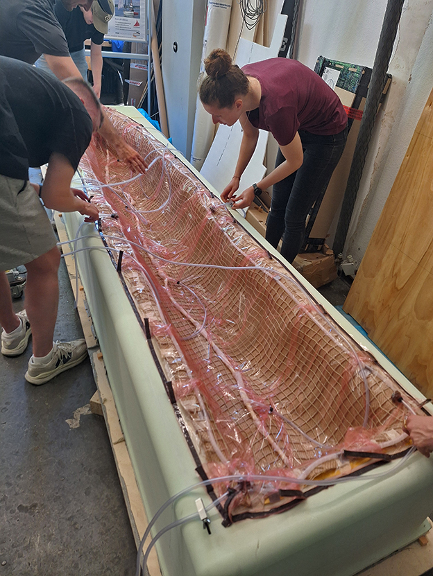„Fliegen“ statt Segeln – erfolgreiche Premiere für die HKA-Studierenden bei der SuMoth Challenge
