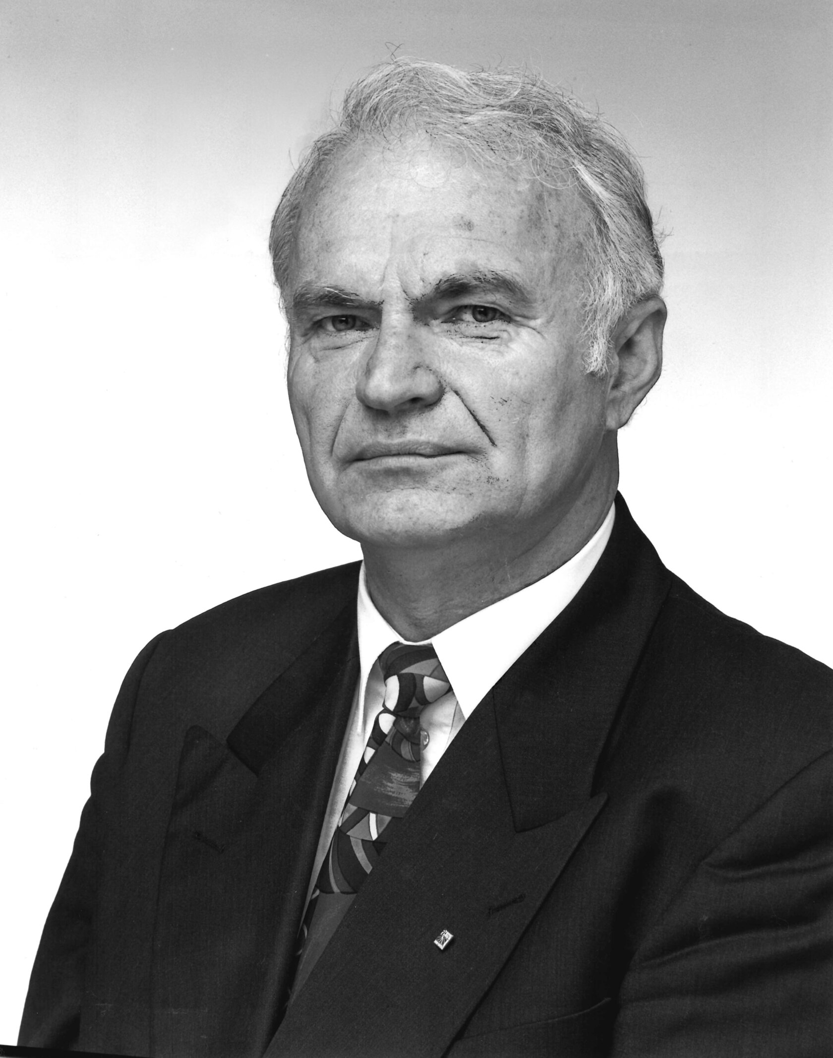 Portraitaufnahme Prof. Dr.-Ing. Dr. h. c. mult. Werner Fischer