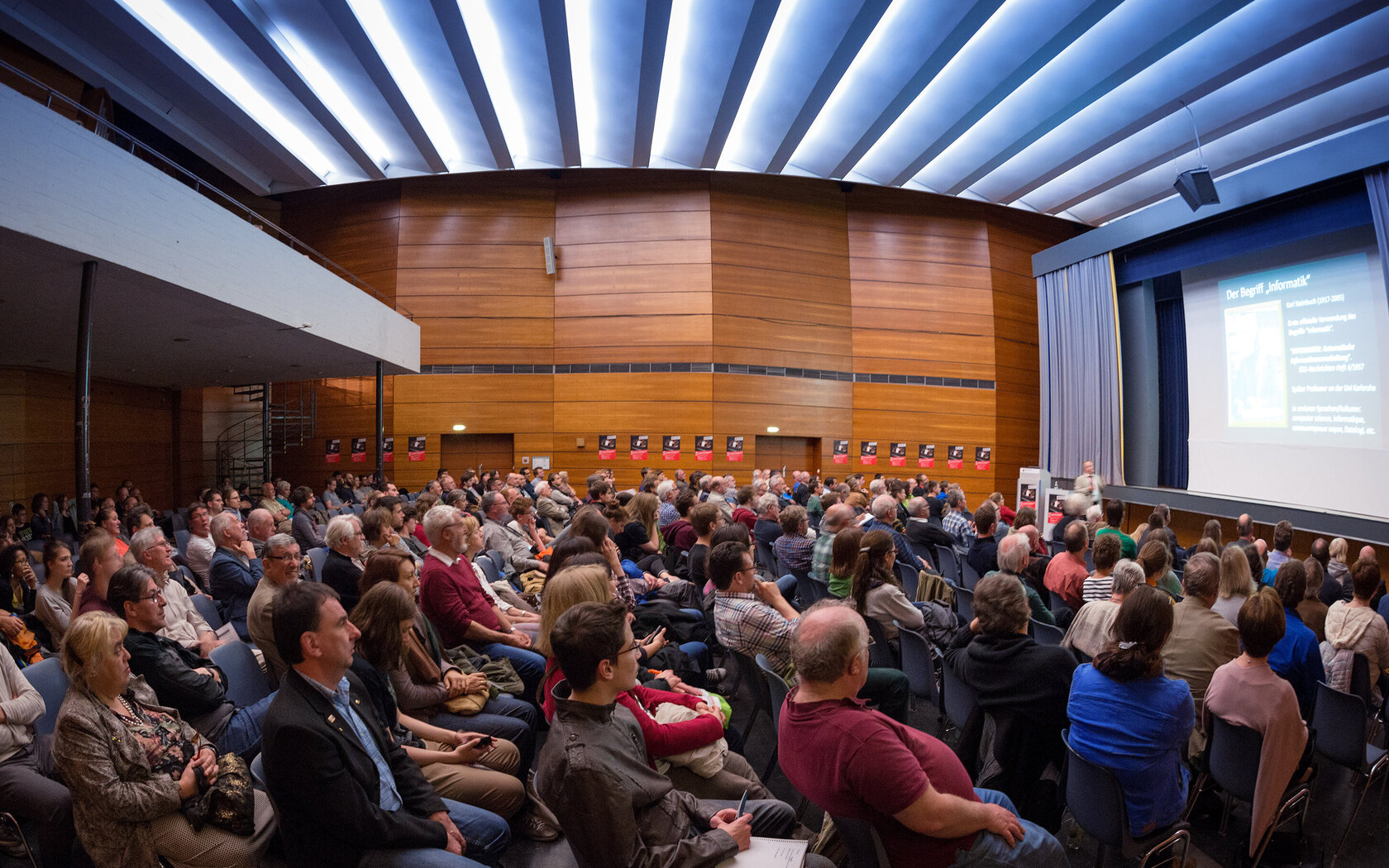 Publikum bei der Langen Nacht der Mathematik