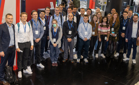 Studierenden der Fakultät Maschinenbau und Mechatronik bei der Chillventa