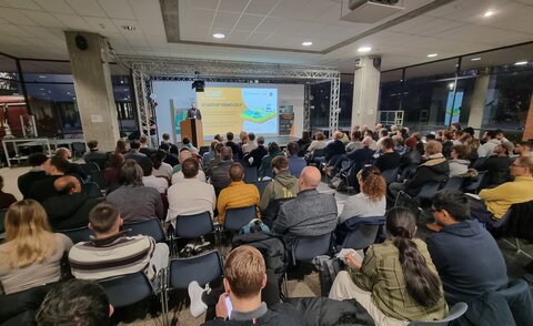 Foto des Publikums der RegioCOP30 Karlsruhe an der HKA.