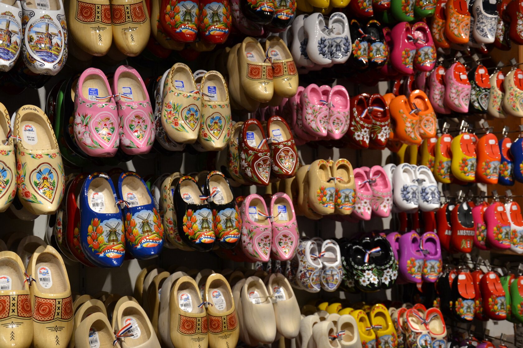 Holzschuhe in einem Laden in Amsterdam