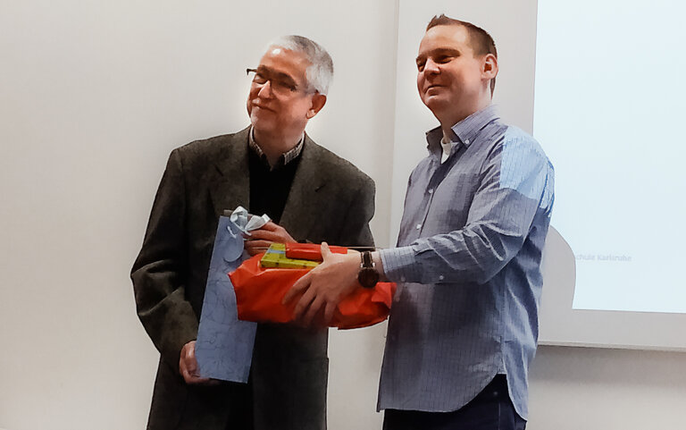 Prof. Dr.-Ing. Ulrich Schönauer (links) und Prof. Dr. Michael Tewes (rechts)