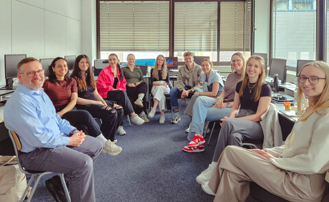 Prof. Melton und KMM-Masterstudierenden