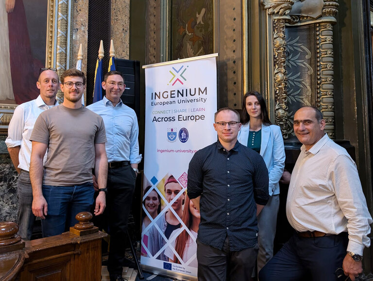 Gruppenfoto von Forschende an der TUIASI