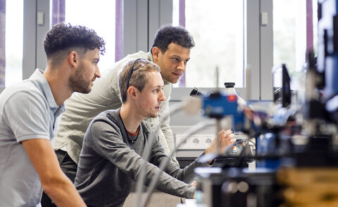 Über Masterstudiengang Elektro- und Informationstechnik informieren