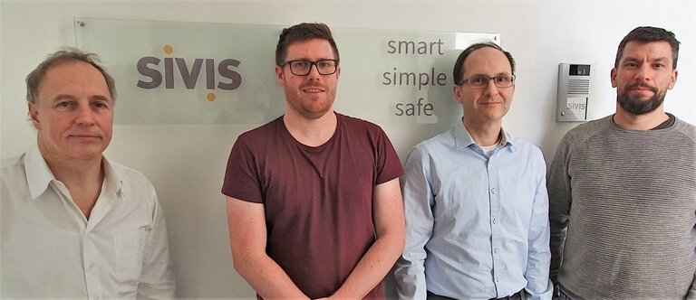 DynOpt-Projektteam: v.l.n.r. Kai Bounin (Gesch&auml;ftsf&uuml;hrer, SIVIS), Simon Anderer (Akademischer Mitarbeiter, Hochschule Karlsruhe), Prof. Dr. Bernd Scheuermann (Hochschule Karlsruhe), Boris Grothues (Entwicklungsleiter, SIVIS) 