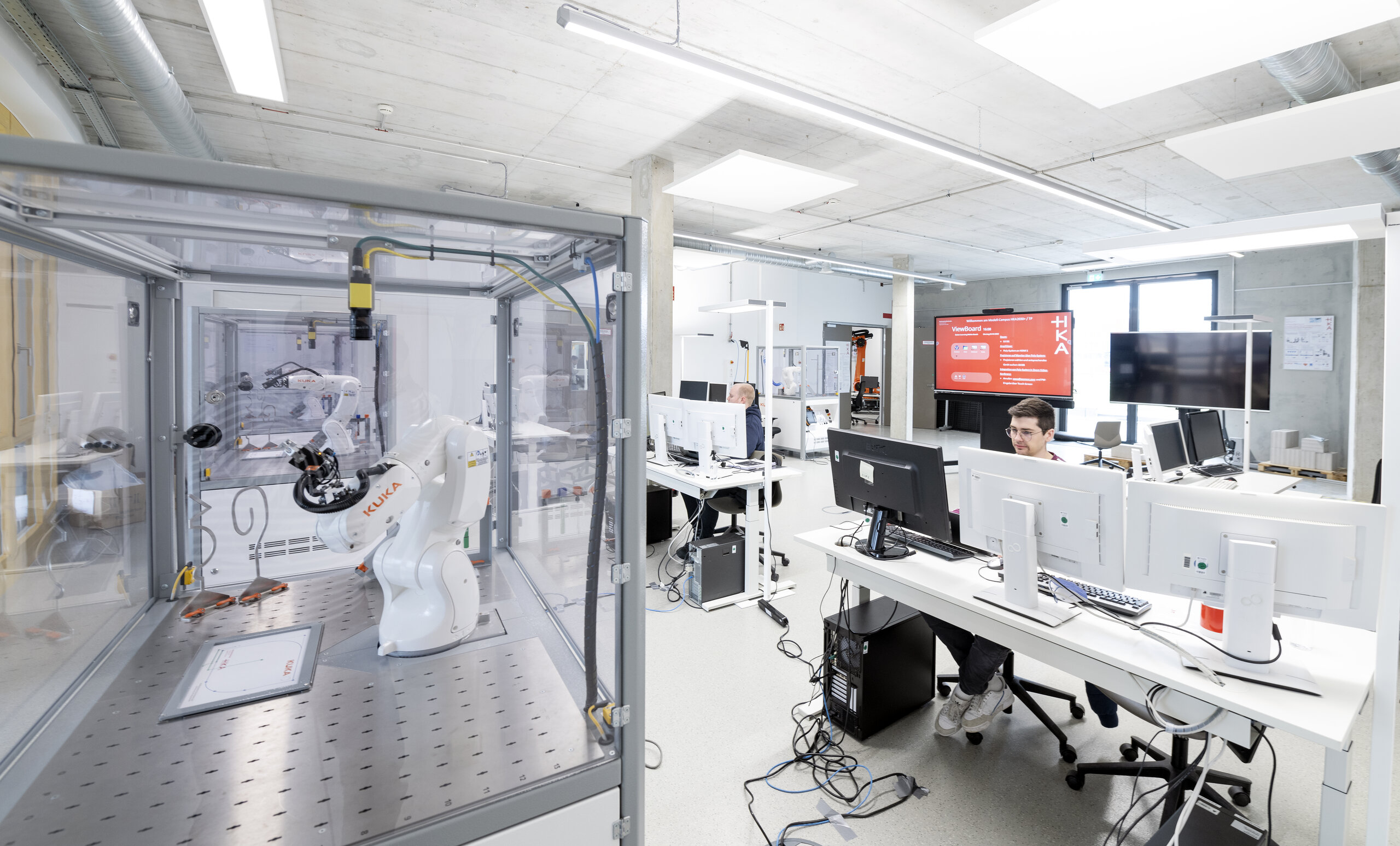 IAF Ausstattung Industrial Robot Laboratory, KUKA Schulungszelle