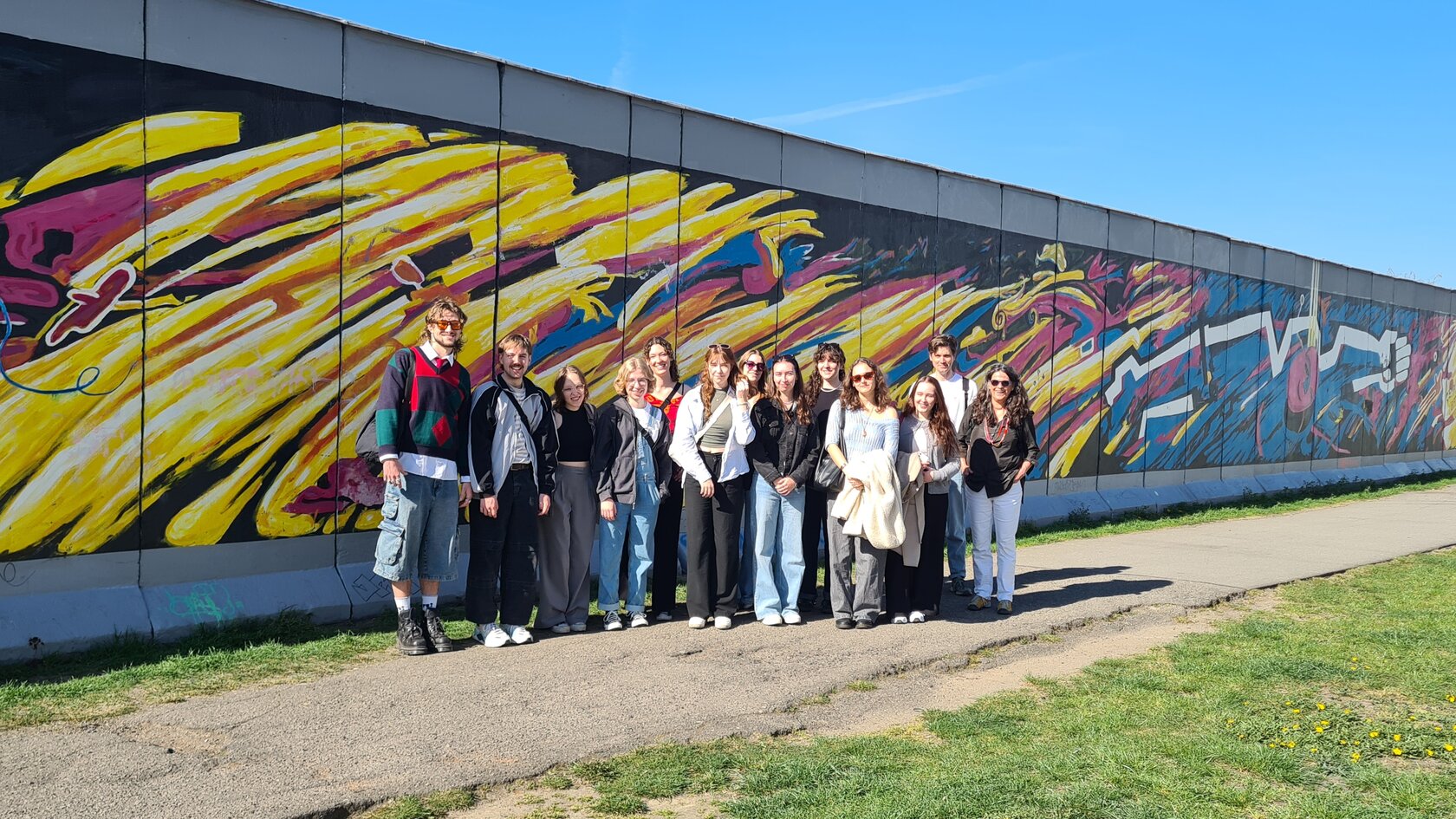 Gruppenfoto an der Eastside Galery