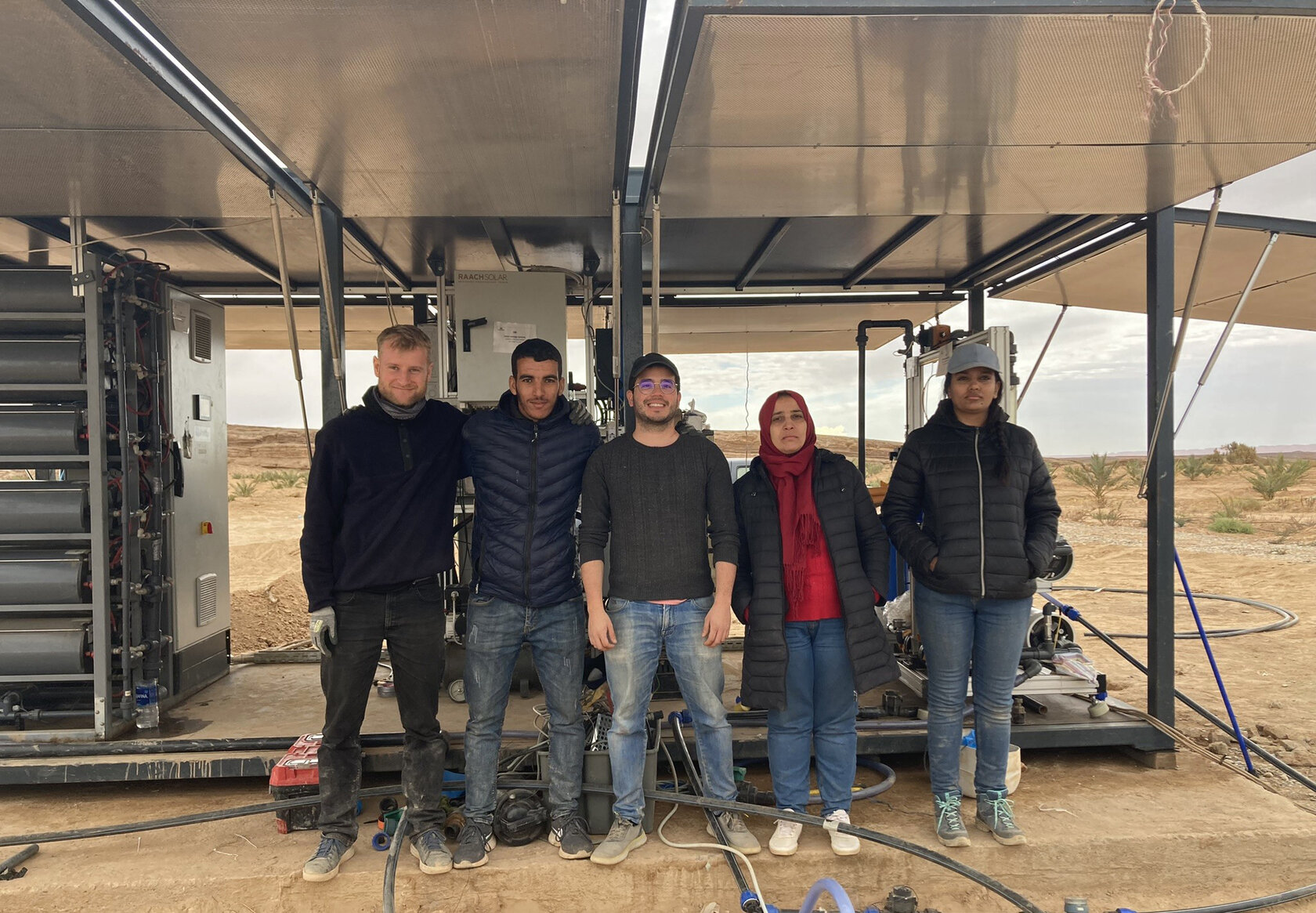 Innovatives Projekt zur Grundwasserentsalzung der Hochschule Karlsruhe ausgezeichnet Das SmaCuMed-Team am Pilotstandort