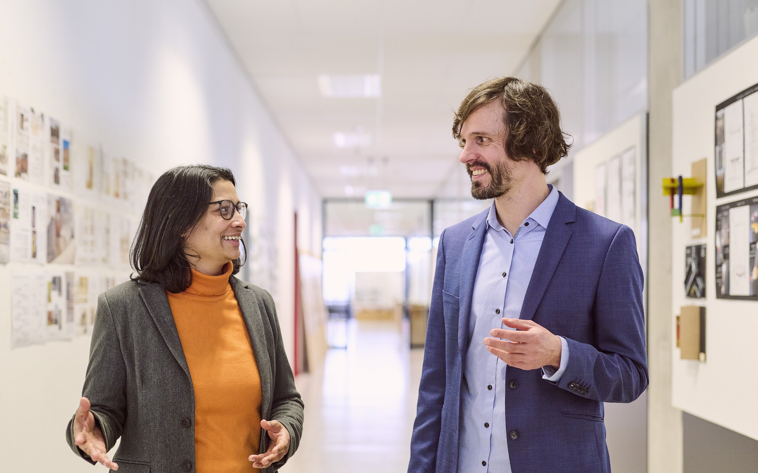 Austausch zwischen zwei Personen zum Karriereweg der HKA Professur