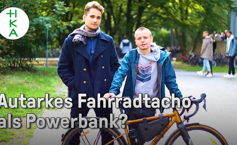 Ein Fahrradtacho, das als Powerbank fürs Handy dient, und das ohne externe Stromquelle? Markus und Nils haben im Rahmen einer Projektarbeit ihres Master-Studiums Elektro- und Informationstechnik an der Hochschule Karlsruhe einen äußerst praktischen Fahrradtacho entwickelt. Mehr im Video.