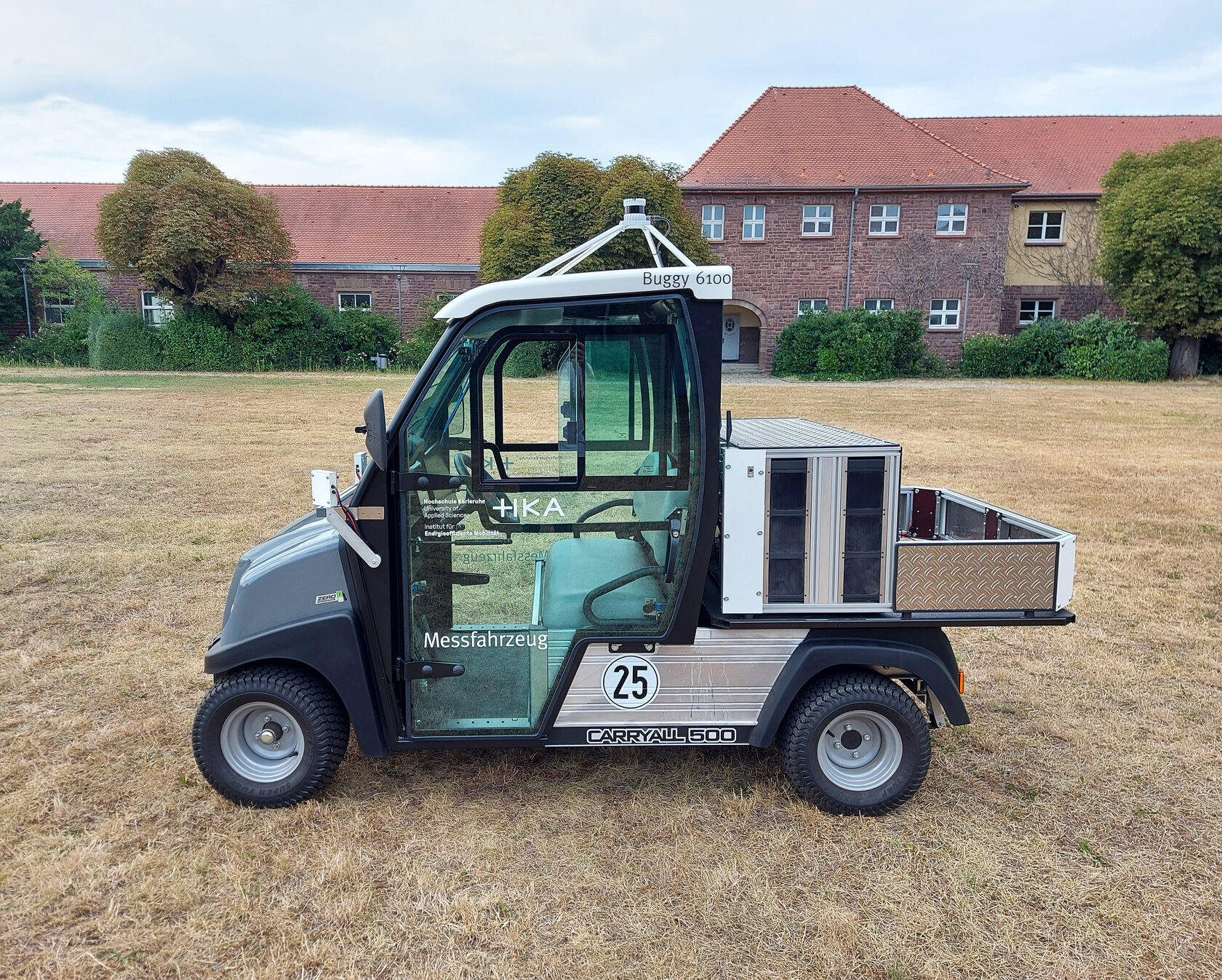 Demonstrator vehicle for the project: Golf cart "Buggy 6100"