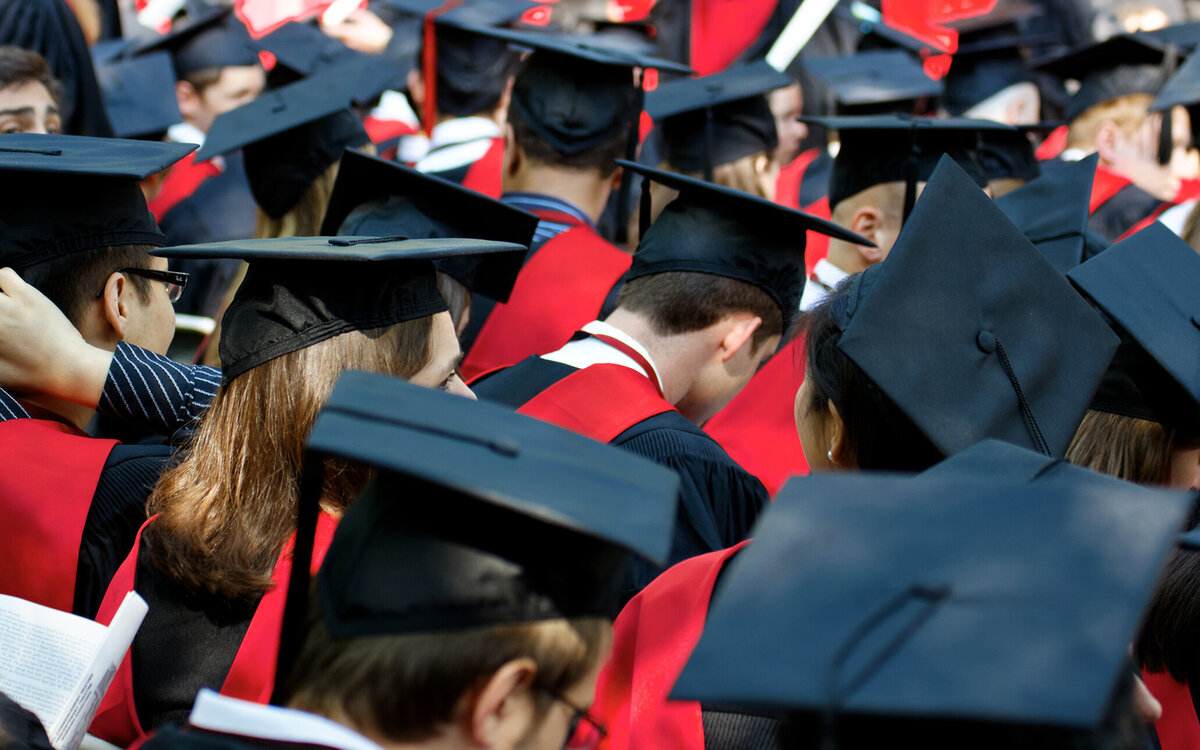 Alumni bei Absolventenfeier