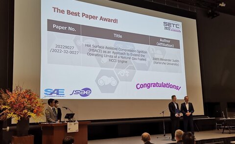 Jörn Alexander Judith bei der Übergabe des Best Paper Awards