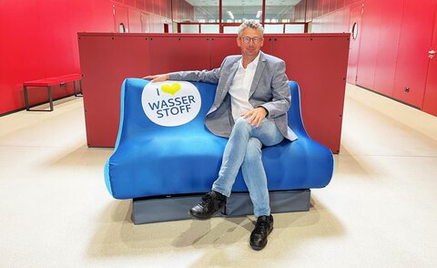 Karsten Pinkwart, Professor der Fakultät Elektro- und Informationstechnik an der Hochschule Karlsruhe ist Wasserstoff-Spezialist.
