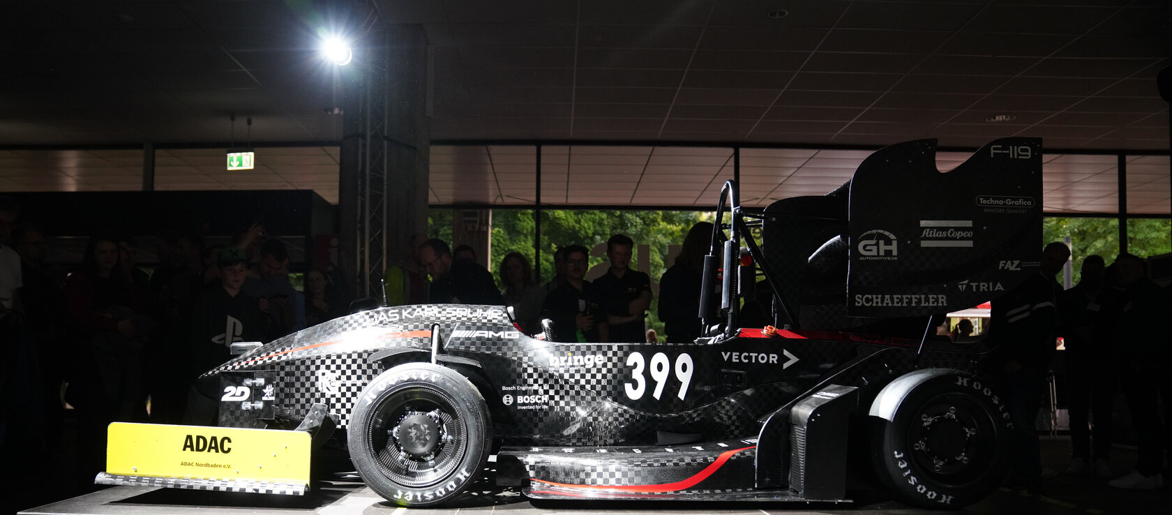 Rollout F-119 Im Rampenlicht: Der neue F-119 des Teams High Speed Karlsruhe