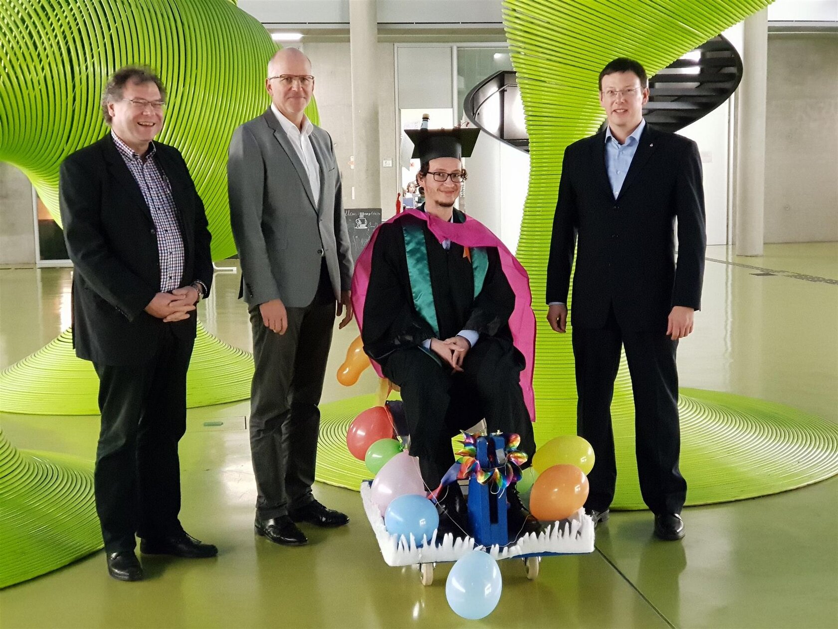 v.l.n.r: Prof. Dr. Uwe Aßmann, Prof. Dr. Mathias Weske, Dr.-Ing. Ronny Seiger, Prof. Dr.-Ing. Thomas Schlegel Foto mit Personen: v.l.n.r: Prof. Dr. Uwe Aßmann, Prof. Dr. Mathias Weske, Dr.-Ing. Ronny Seiger, Prof. Dr.-Ing. Thomas Schlegel