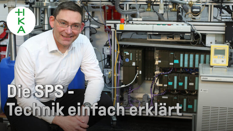 Bei Ampelsteuerungen, Kl&auml;ranlagen und Automobilfabriken spielen automatisierte Sicherheit durch intelligente Steuereinheiten eine grundlegende Rolle. Prof. Dr. Phillip Nenninger, begeisterter Automatisierungstechniker, erkl&auml;rt in diesem Video die Grundlagen einer SPS - die speicherprogrammierbare Steuerung.