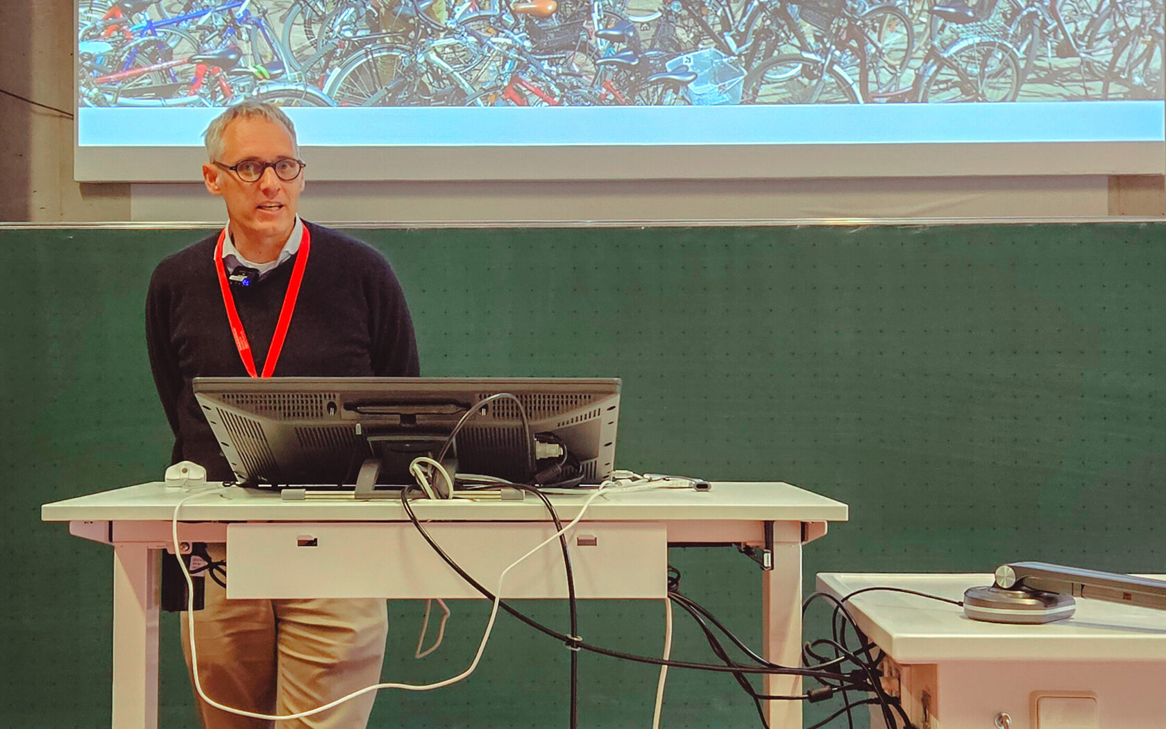 Prof. Dr. Jochen Eckart hielt einen Vortrag.